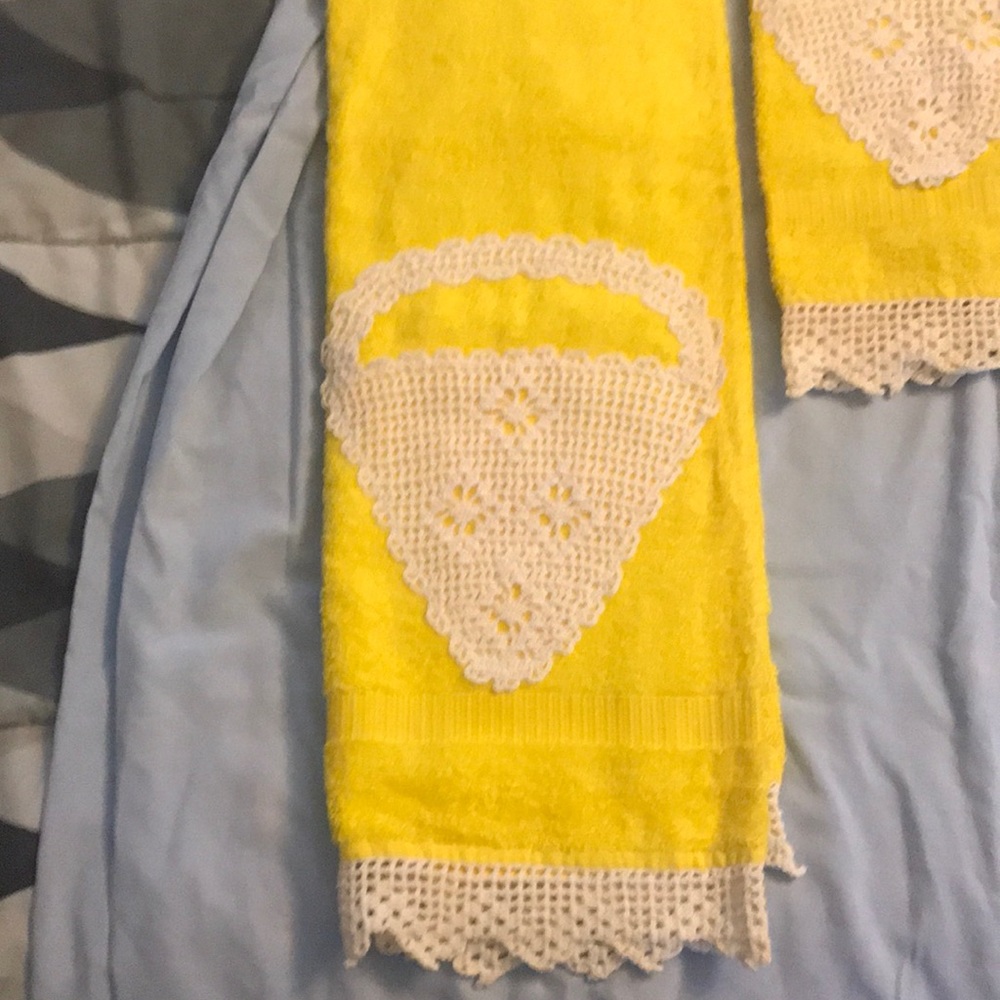 Towel set.